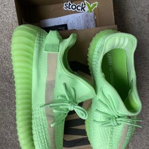 Yeezy boost 350 glow